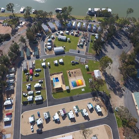 Waikerie Holiday Park Bagian luar foto